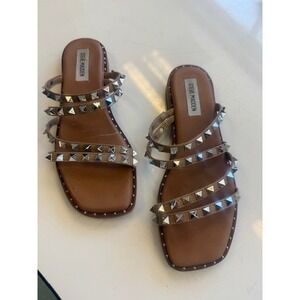 Steve Madden Skyler Studded Gladiator Sandals 7.5 Tan Silver Pyramid Stud Flat